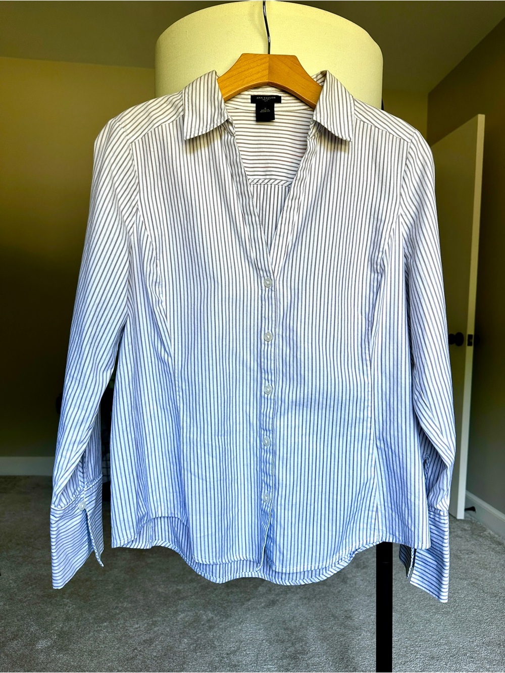 Vintage 100% Cotton Ann Taylor Button Up Shirt
